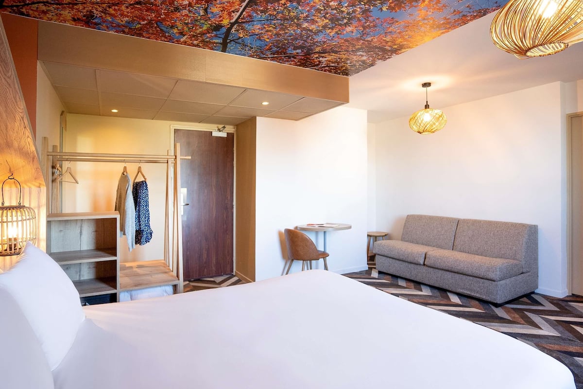 superior room, 1 double bed with sofa bed (with double bed and double sofabed) | desk, laptop workspace, soundproofing, free wifi