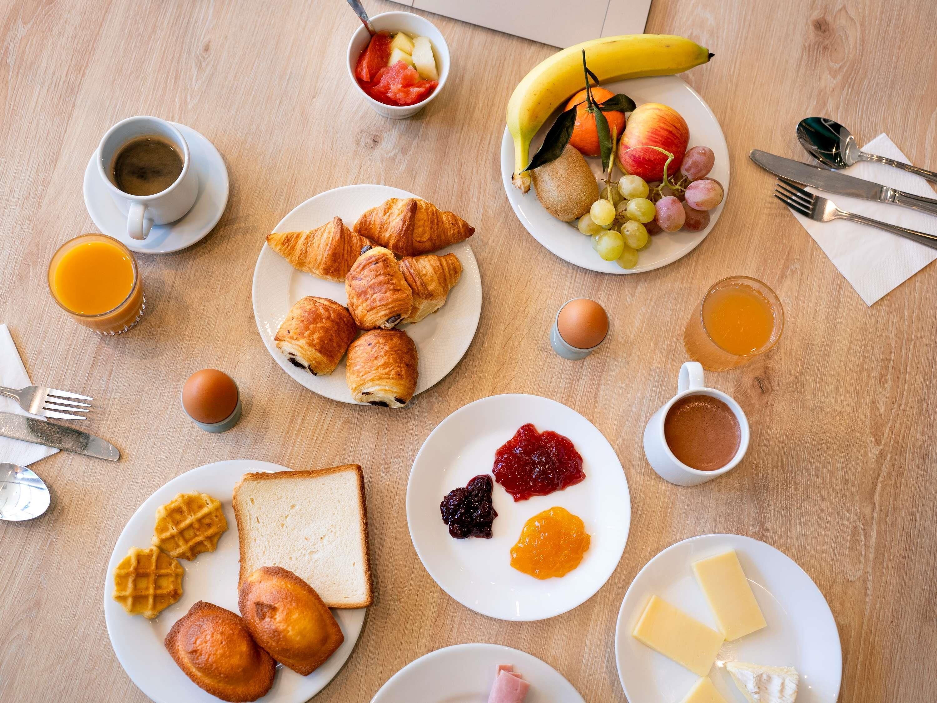 daily buffet breakfast (eur 13 per person)