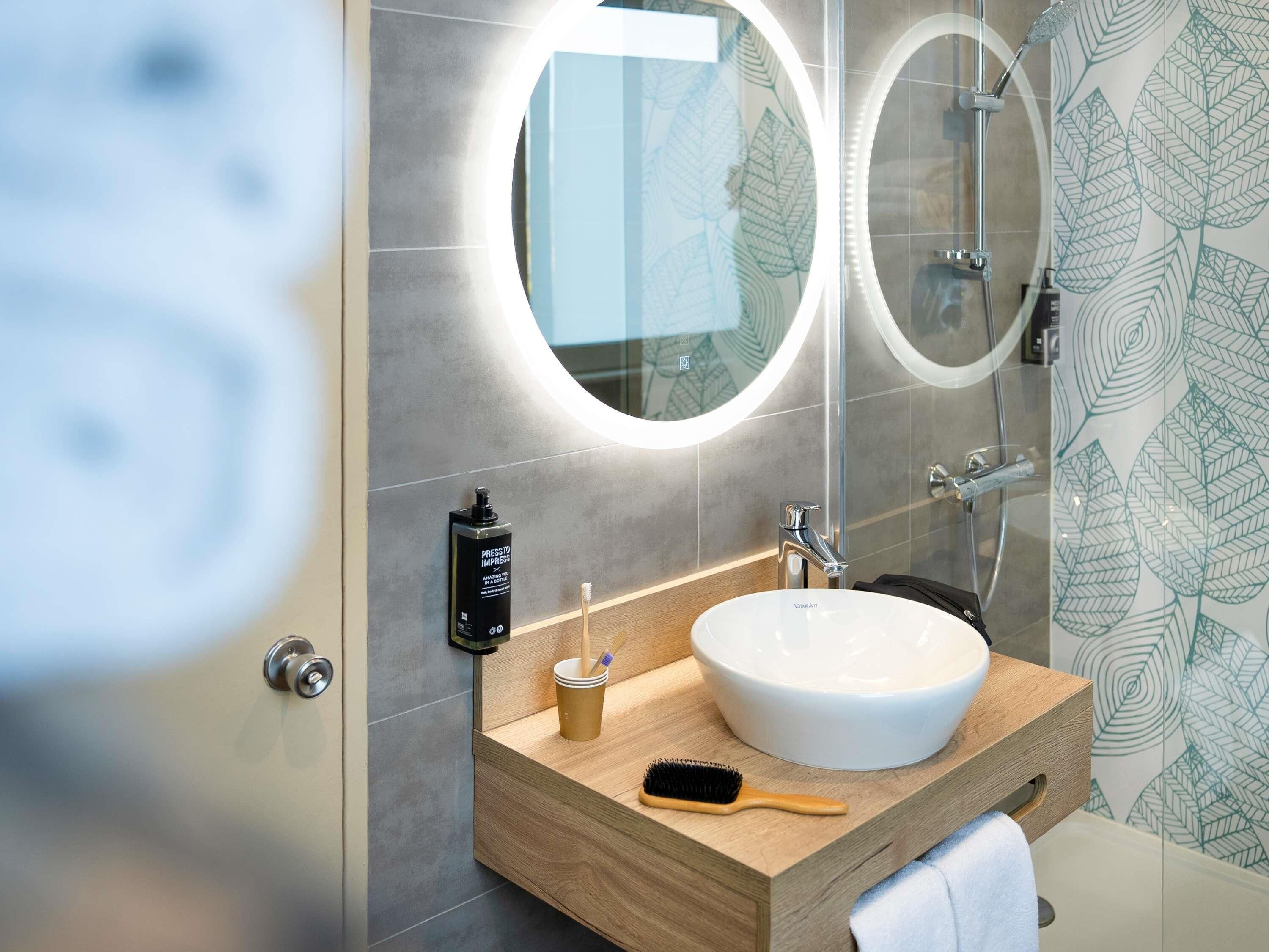 standard room, 1 double bed | desk, laptop workspace, soundproofing, free wifi