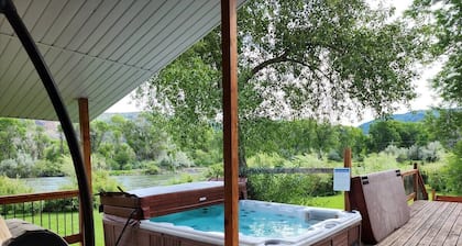 Spacious Riverside Four Bedroom Retreat