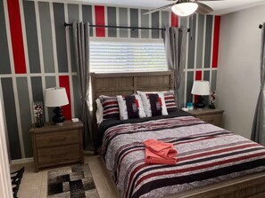 1 Schlafzimmer, Schreibtisch, WLAN, Bettwäsche