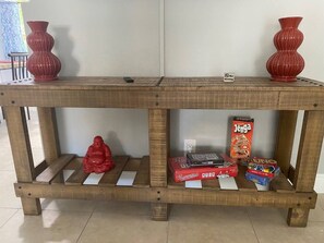 Games room - WFH: Real Desk & Office Chair, Redundant Wifi (Fort Lauderdale)