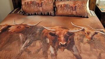 4 chambres, bureau, Wi-Fi, draps fournis
