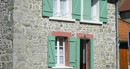 Stone house from the Creuse with garden in a small village