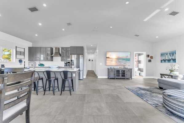 Televisor intel·ligent i taula de tennis de taula