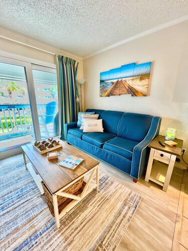 Galveston Island Condo with Direct Beach Access and Heated Pool 