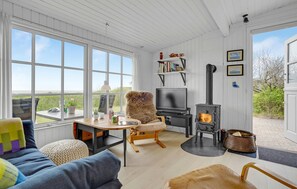 Smart TV, fireplace - 1 bedroom lovely home in Brenderup Fyn (Brenderup Fyn)