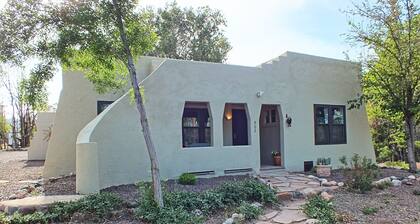 Cozy Historic Cottage in Old Town Cottonwood, near Sedona & Jerome
