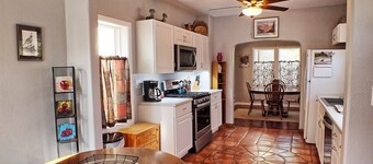 Cozy Historic Cottage in Old Town Cottonwood, near Sedona & Jerome