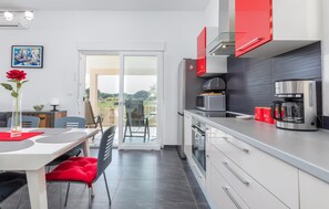 Kühlschrank, Ofen, Herdplatte, Geschirrspüler