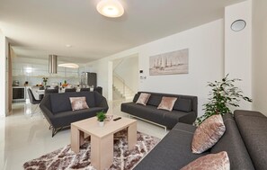 Télévision, table de tennis de table