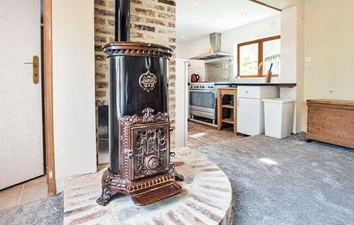 Awesome home in St Pierre en Auge