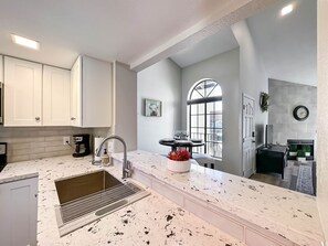 Interior - Luxury, fully Upgraded Condo unit: all amenities (Scottsdale)