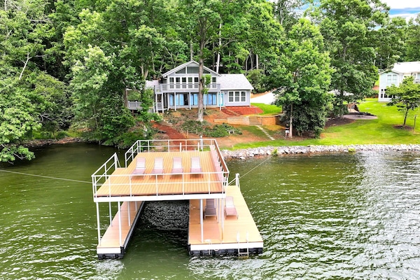 Lake house close to the water