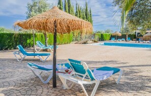 Pool - Beautiful home in Estepa with swimming pool (Estepa)