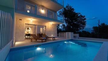 Udendørs pool, opvarmet pool