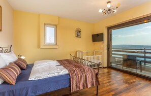5 chambres, lit parapluie, Wi-Fi gratuit, draps fournis