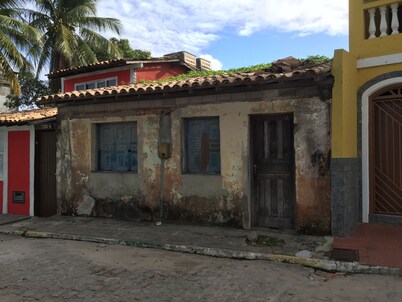 Apt steps from shops, restaurants and the sea in Vila Velha