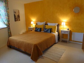 5 chambres, fer et planche à repasser, Wi-Fi gratuit, draps fournis