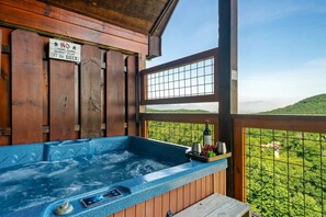 Tina de hidromasaje al aire libre