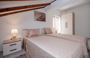 6 bedrooms, in-room safe, travel crib, free WiFi