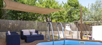 House with 4 bedrooms, 3 bathrooms, pool and barbecue