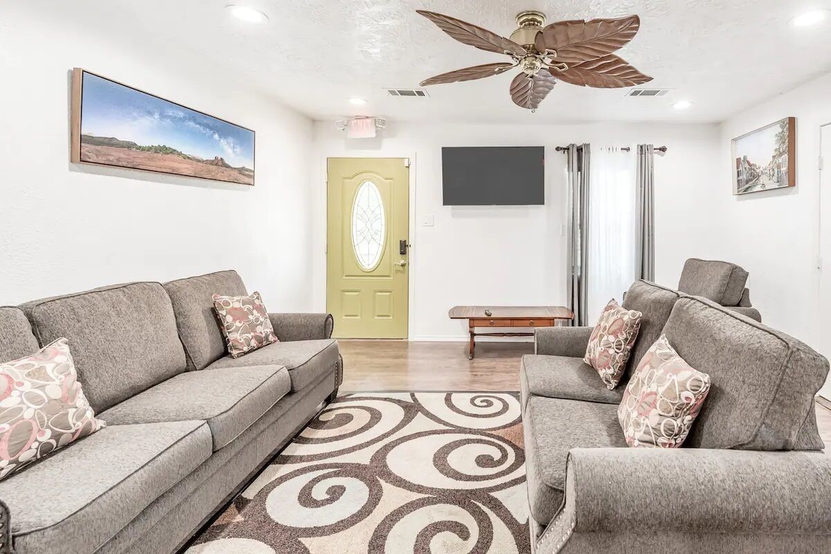 Perfect Private Getaway Near Downtown Houston!