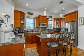 Fridge, microwave, oven, stovetop - BEACH HOUSE GETAWAY! BEAUTIFUL WATER VIEWS & SUNSETS! PERFECT LOCATION! (Madeira Beach)