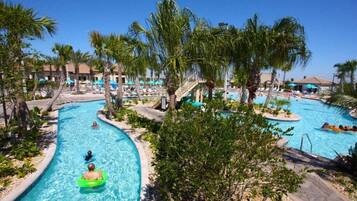 Utomhuspool och uppvärmd pool