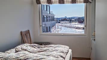 2 dormitorios, cuna de viaje, wifi gratis y ropa de cama