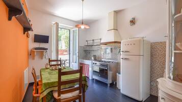 Frigorifero, piano cottura