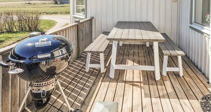 Nice home in Långekärr with kitchen
