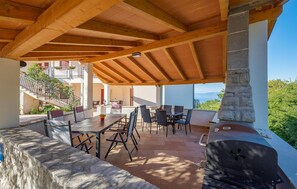 Outdoor dining - Awesome apartment in Labin with sauna (Labin)