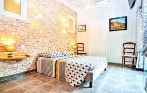 6 chambres, lit de bébé portatif, accès au Wi-Fi (inclus)