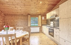 Réfrigérateur, four à micro-ondes, surface de cuisson, lave-vaisselle