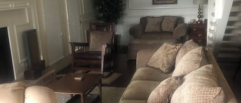 Smart TV, fireplace, DVD player, books