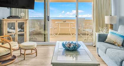 Charming Oceanfront Condo, 2 Open private balconies