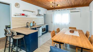 Réfrigérateur, four, plaque de cuisson, lave-vaisselle