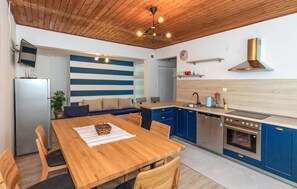 Fridge, oven, stovetop, dishwasher - 3 bedroom awesome apartment in Klek (Klek)