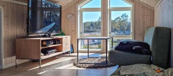 4 bedroom amazing home in Færvik