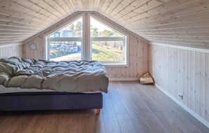4 bedrooms, travel cot, free WiFi