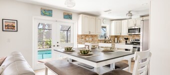 Nature's Splendor! Lovely Setting.