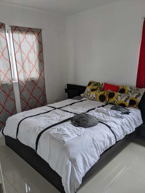 3 Schlafzimmer, Schreibtisch, Internetzugang