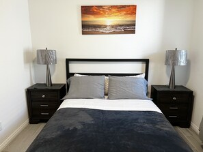1 habitación, escritorio, tabla de planchar con plancha y wifi gratis 