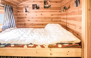 3 Schlafzimmer, Reisekinderbett