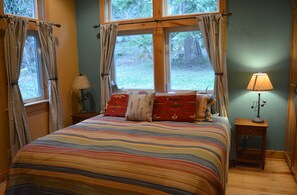 5 chambres, fer et planche à repasser, Wi-Fi, draps fournis