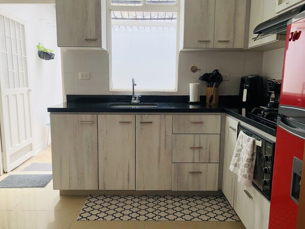 Fridge, microwave, oven, coffee/tea maker