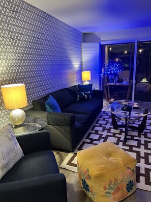 Smart TV - Modern, spacious, great location, fab pools (Palm Springs)