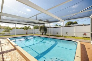 Ulkouima-allas, lämmitetty uima-allas