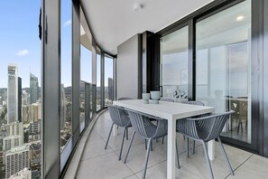 2 Bedroom Ocean View Apartment | Balcony - Ocean Surfers Paradise - GCLR (Surfers Paradise)
